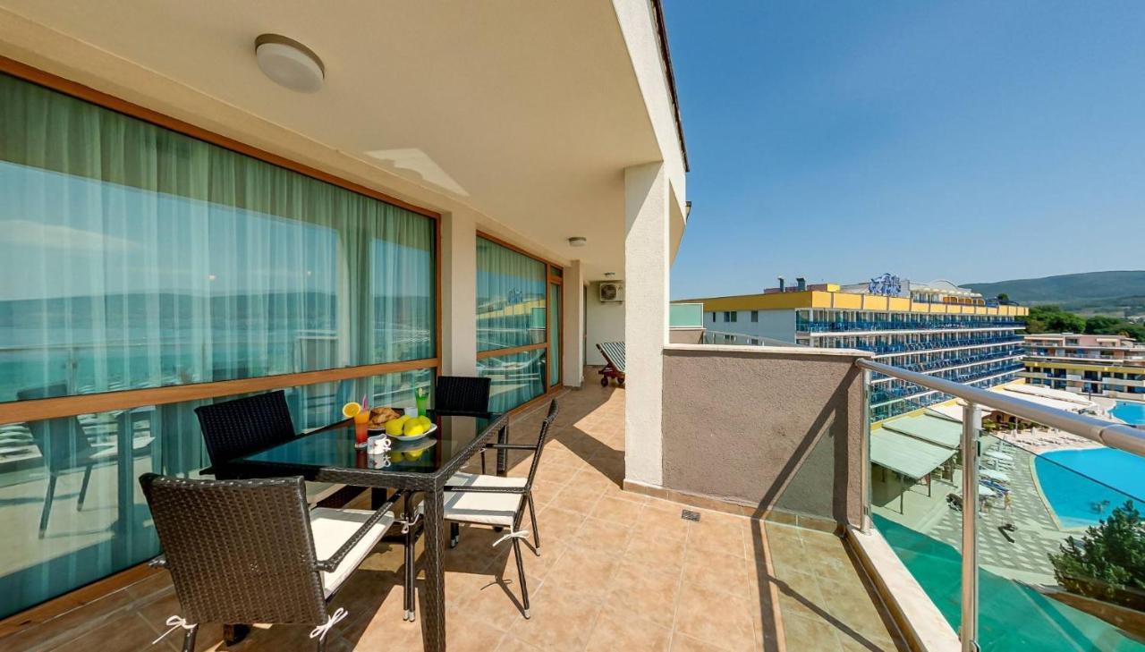 Briz Beach Apartments Pantai Sunny Bagian luar foto