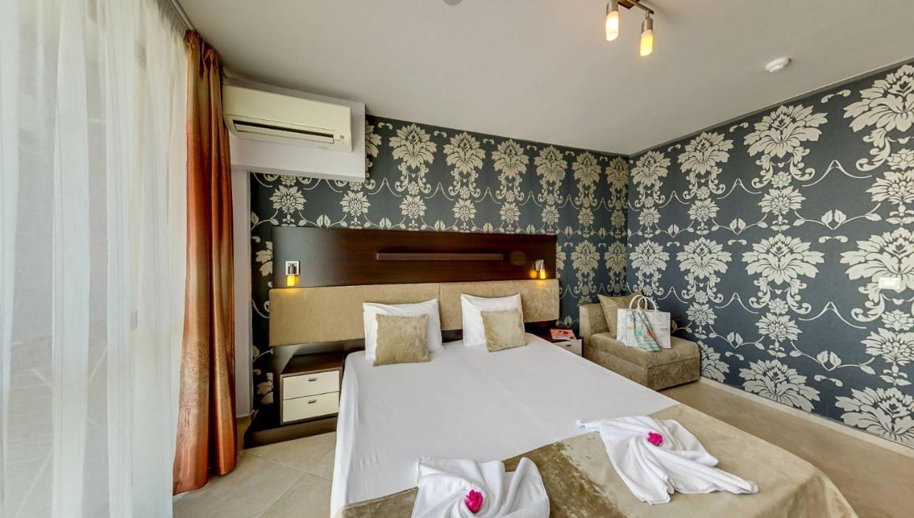 Briz Beach Apartments Pantai Sunny Bagian luar foto