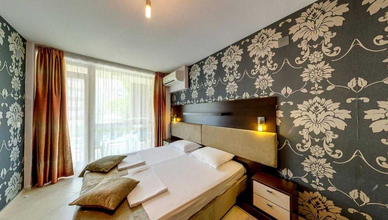 Briz Beach Apartments Pantai Sunny Bagian luar foto
