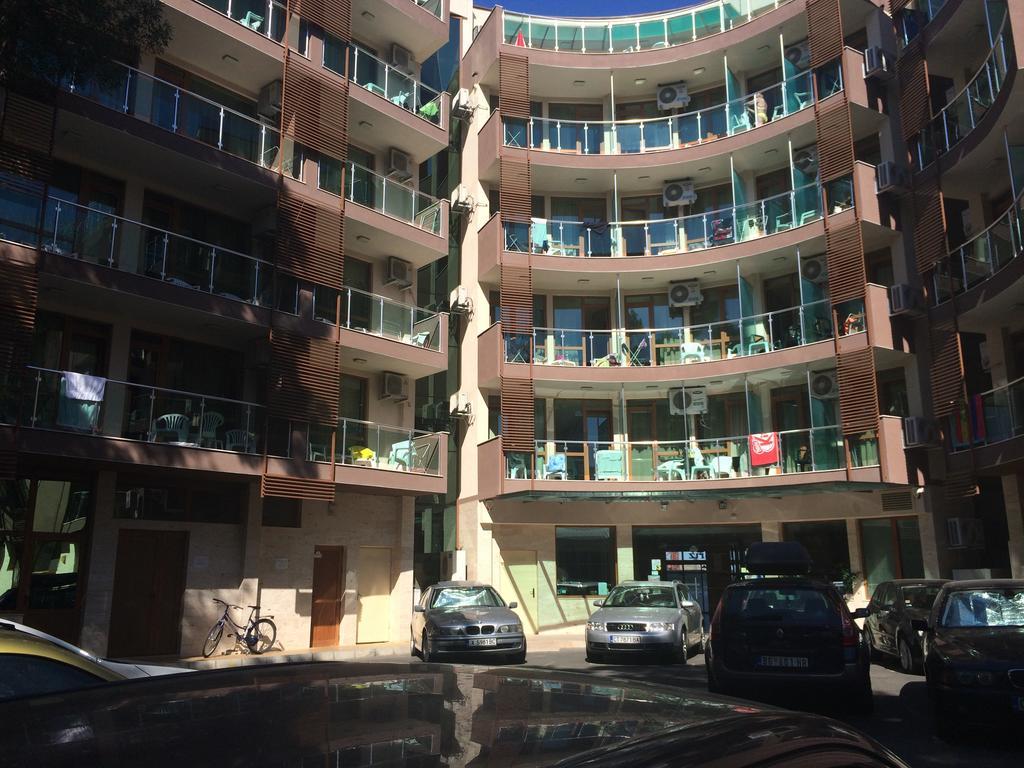 Briz Beach Apartments Pantai Sunny Bagian luar foto